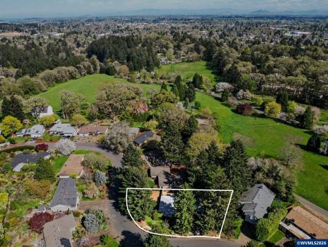 1525 NW Woodland Drive Corvallis OR 97330