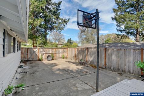1525 NW Woodland Drive Corvallis OR 97330