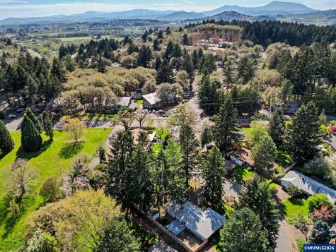 1525 NW Woodland Drive Corvallis OR 97330