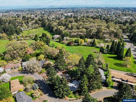 1525 NW Woodland Drive Corvallis OR 97330