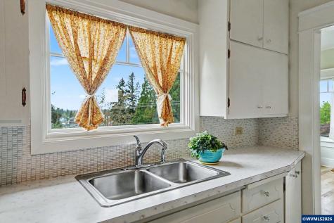 700 Oak Street Silverton OR 97381