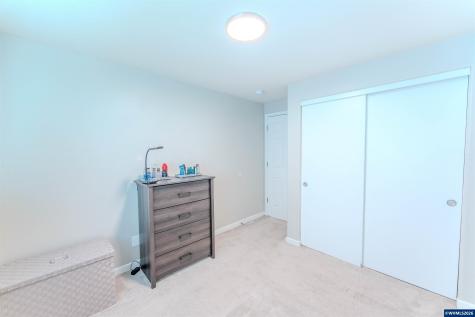 910 Kauai Street SE Salem OR 97317