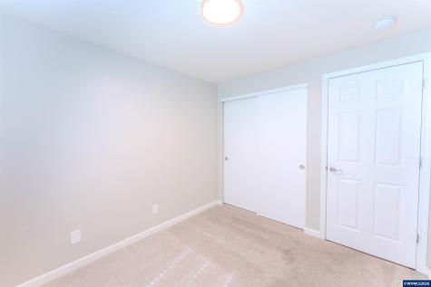 910 Kauai Street SE Salem OR 97317