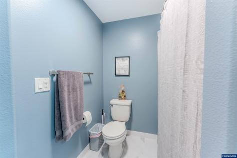 910 Kauai Street SE Salem OR 97317