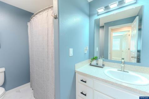 910 Kauai Street SE Salem OR 97317