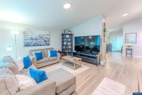 910 Kauai Street SE Salem OR 97317