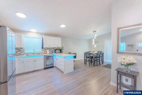 910 Kauai Street SE Salem OR 97317