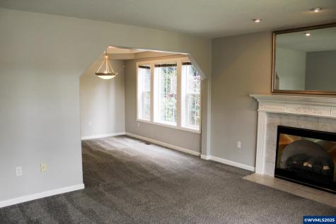 2038 West Park Court NW Salem OR 97304