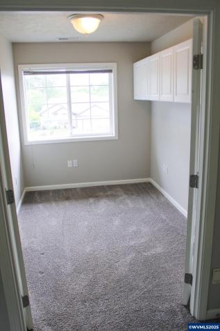 2038 West Park Court NW Salem OR 97304