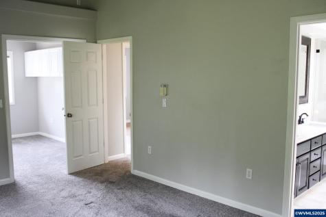 2038 West Park Court NW Salem OR 97304