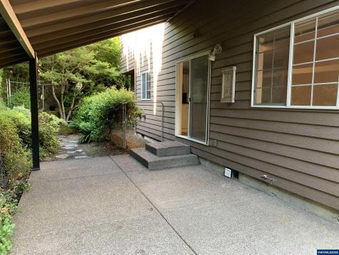2038 West Park Court NW Salem OR 97304