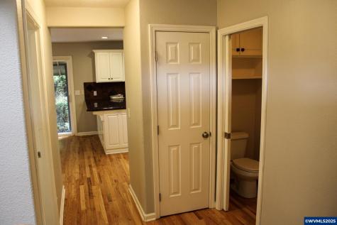 2038 West Park Court NW Salem OR 97304
