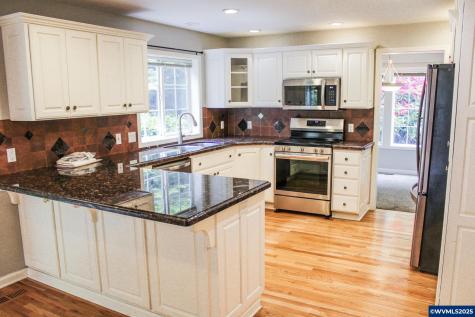 2038 West Park Court NW Salem OR 97304