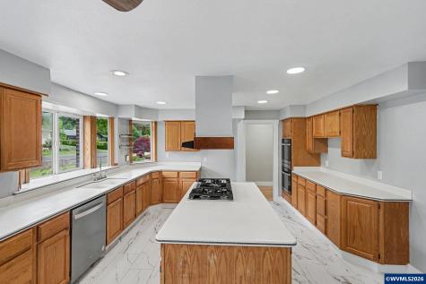 4094 Barrett Street S Salem OR 97302