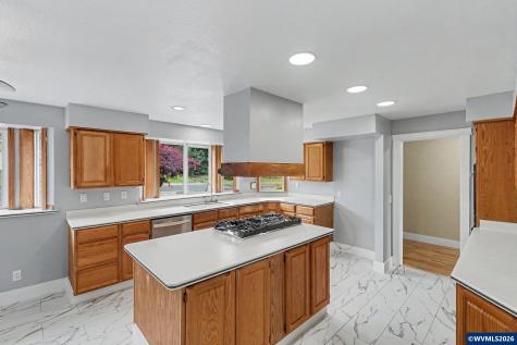 4094 Barrett Street S Salem OR 97302