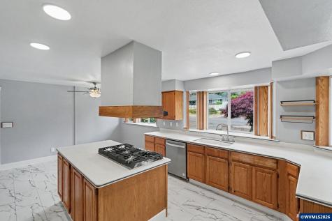 4094 Barrett Street S Salem OR 97302