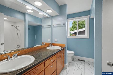 4094 Barrett Street S Salem OR 97302