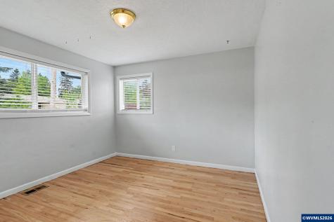 4094 Barrett Street S Salem OR 97302