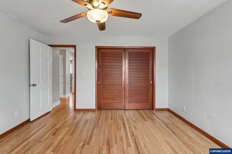 4094 Barrett Street S Salem OR 97302