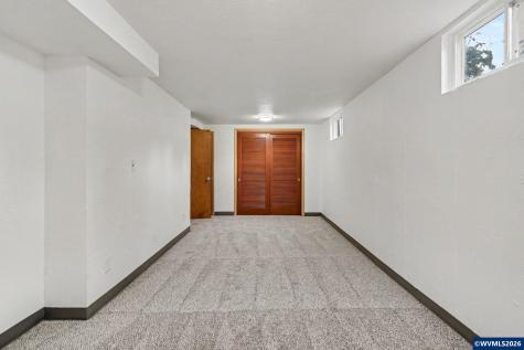 4094 Barrett Street S Salem OR 97302