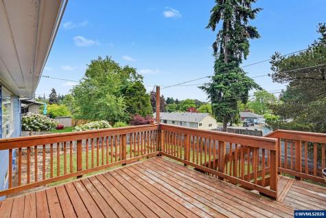 4094 Barrett Street S Salem OR 97302