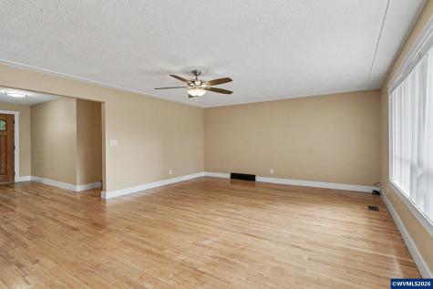 4094 Barrett Street S Salem OR 97302