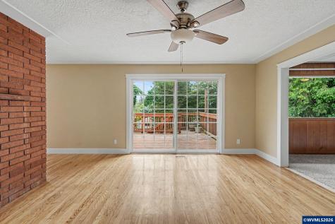 4094 Barrett Street S Salem OR 97302