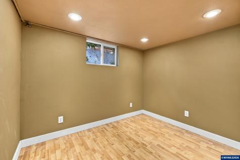 1168 15th Street NE Salem OR 97301