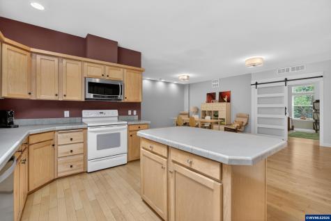 5714 Crooked Finger Road NE Scotts Mills OR 97375