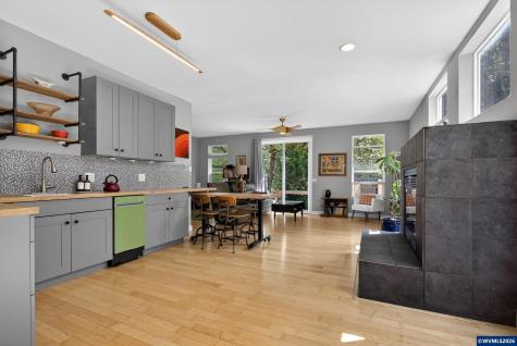 5714 Crooked Finger Road NE Scotts Mills OR 97375