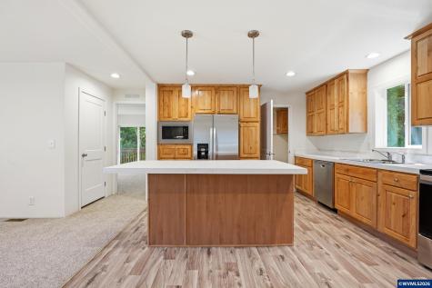 620 N Wayside Lp Otis OR 97368
