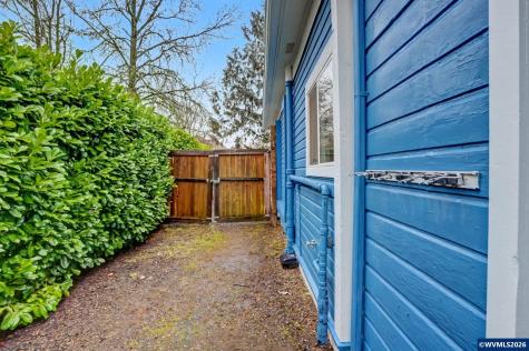 2279 Church Street NE Salem OR 97301