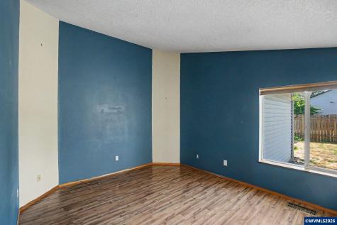 221 W Lincoln Street Carlton OR 97111