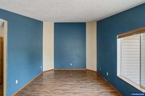 221 W Lincoln Street Carlton OR 97111