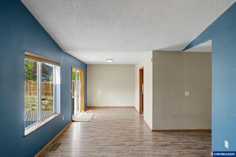 221 W Lincoln Street Carlton OR 97111