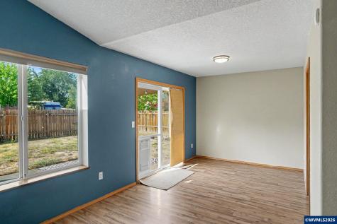 221 W Lincoln Street Carlton OR 97111