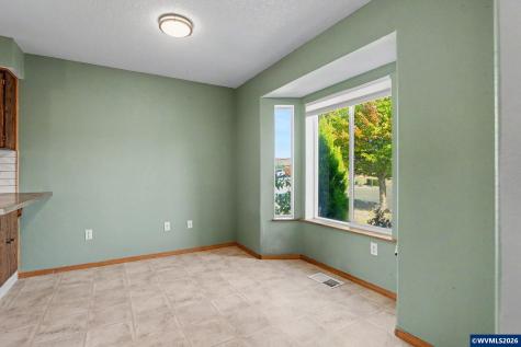 221 W Lincoln Street Carlton OR 97111