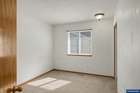 221 W Lincoln Street Carlton OR 97111