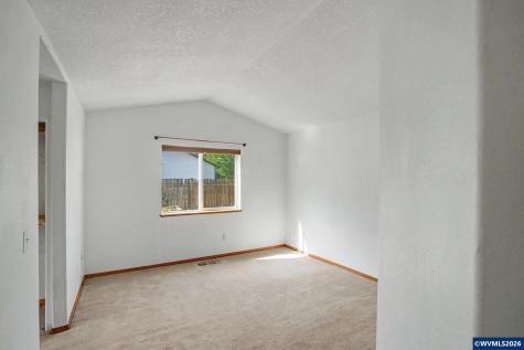 221 W Lincoln Street Carlton OR 97111