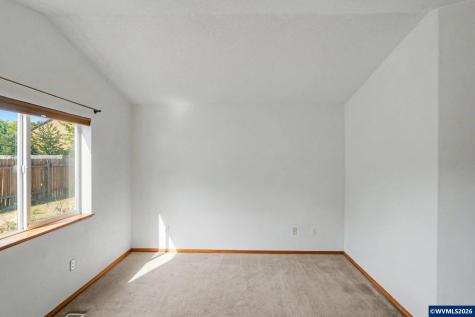 221 W Lincoln Street Carlton OR 97111