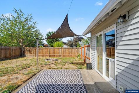 221 W Lincoln Street Carlton OR 97111