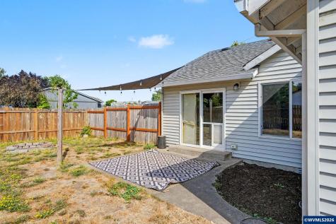 221 W Lincoln Street Carlton OR 97111