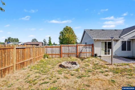 221 W Lincoln Street Carlton OR 97111