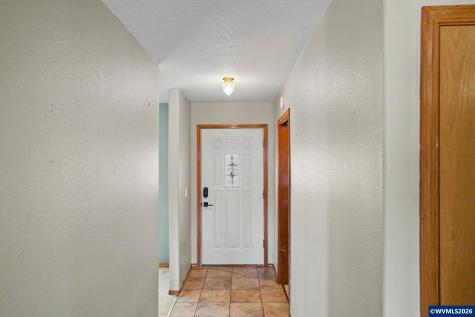 221 W Lincoln Street Carlton OR 97111