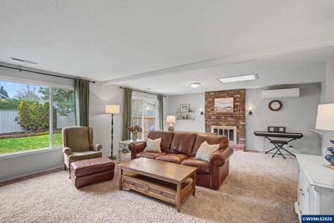 1036 Charlene Street S Salem OR 97306