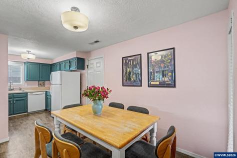 1036 Charlene Street S Salem OR 97306