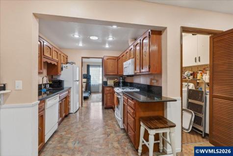 1300 Vine Street SW Albany OR 97321