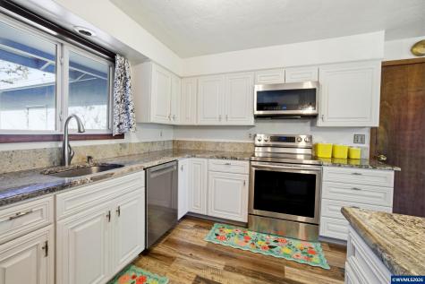784 Dalke East Street Monmouth OR 97361