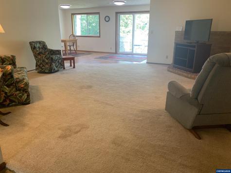 1619 Nut Tree Drive NW Salem OR 97304