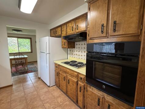 1619 Nut Tree Drive NW Salem OR 97304